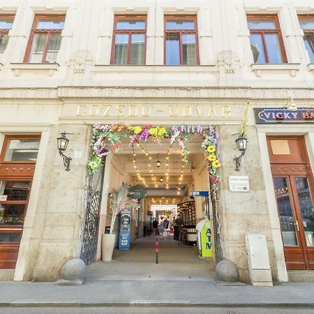 Curry Apartments Budapeste Exterior foto