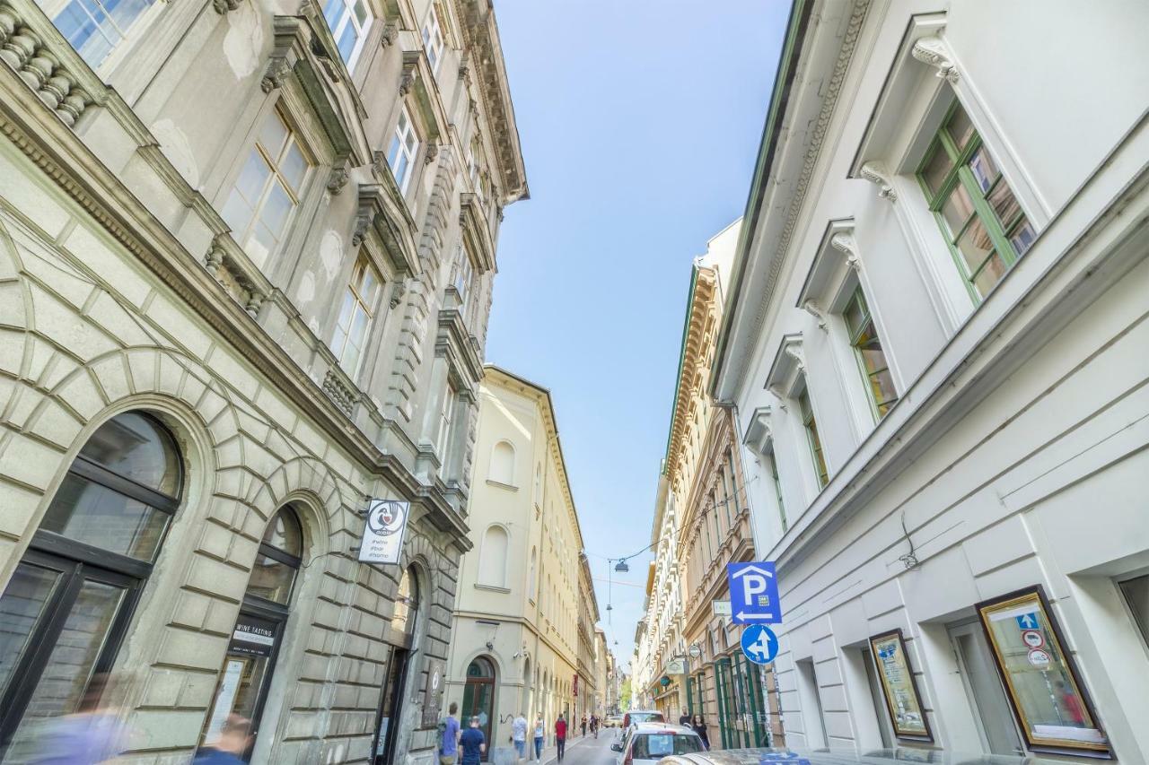 Curry Apartments Budapeste Exterior foto